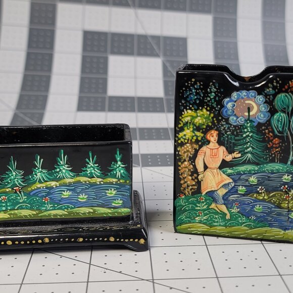 Russian Lacquer Playing Card or Cigarette Box & Stand Artist Signed Vintage - Picture 3 of 11